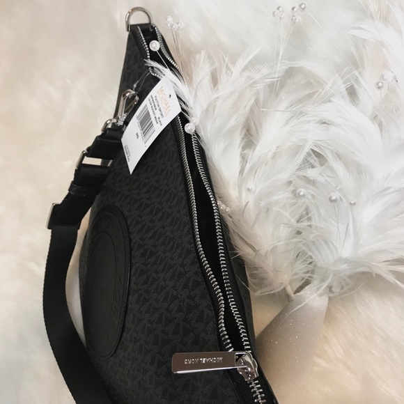 NEW MICHAEL KORS BLACK BUCKET MESSENGER FULTON - Picture 8 of 8